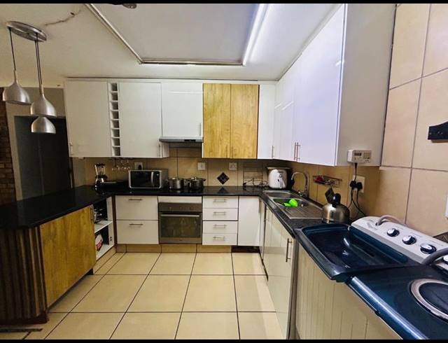5 BEDROOM HOUSE FOR SALE IN BOKSBURG NORTH